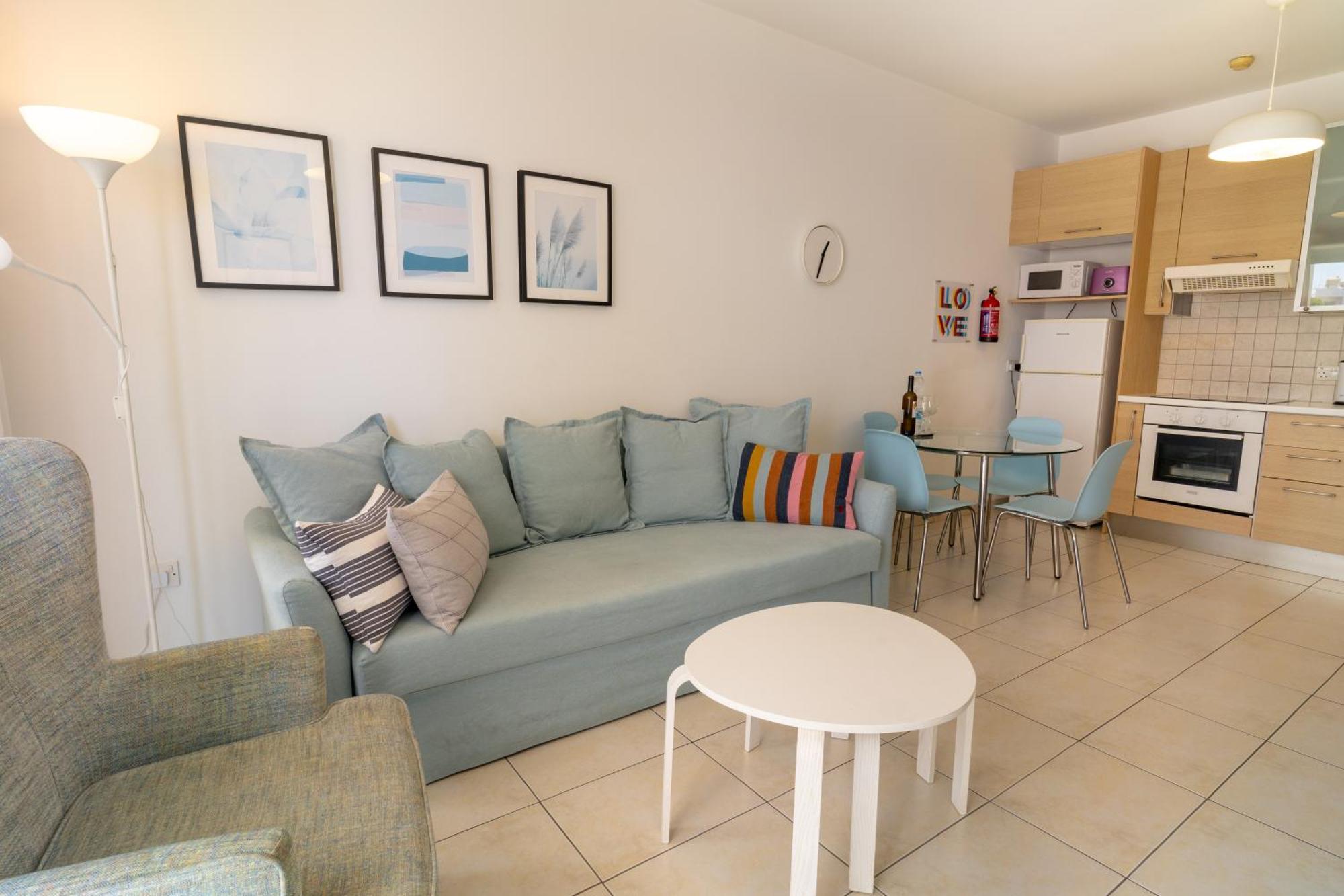 Blue Dawn Center Flat Apartment ลาร์นาคา ภายนอก รูปภาพ