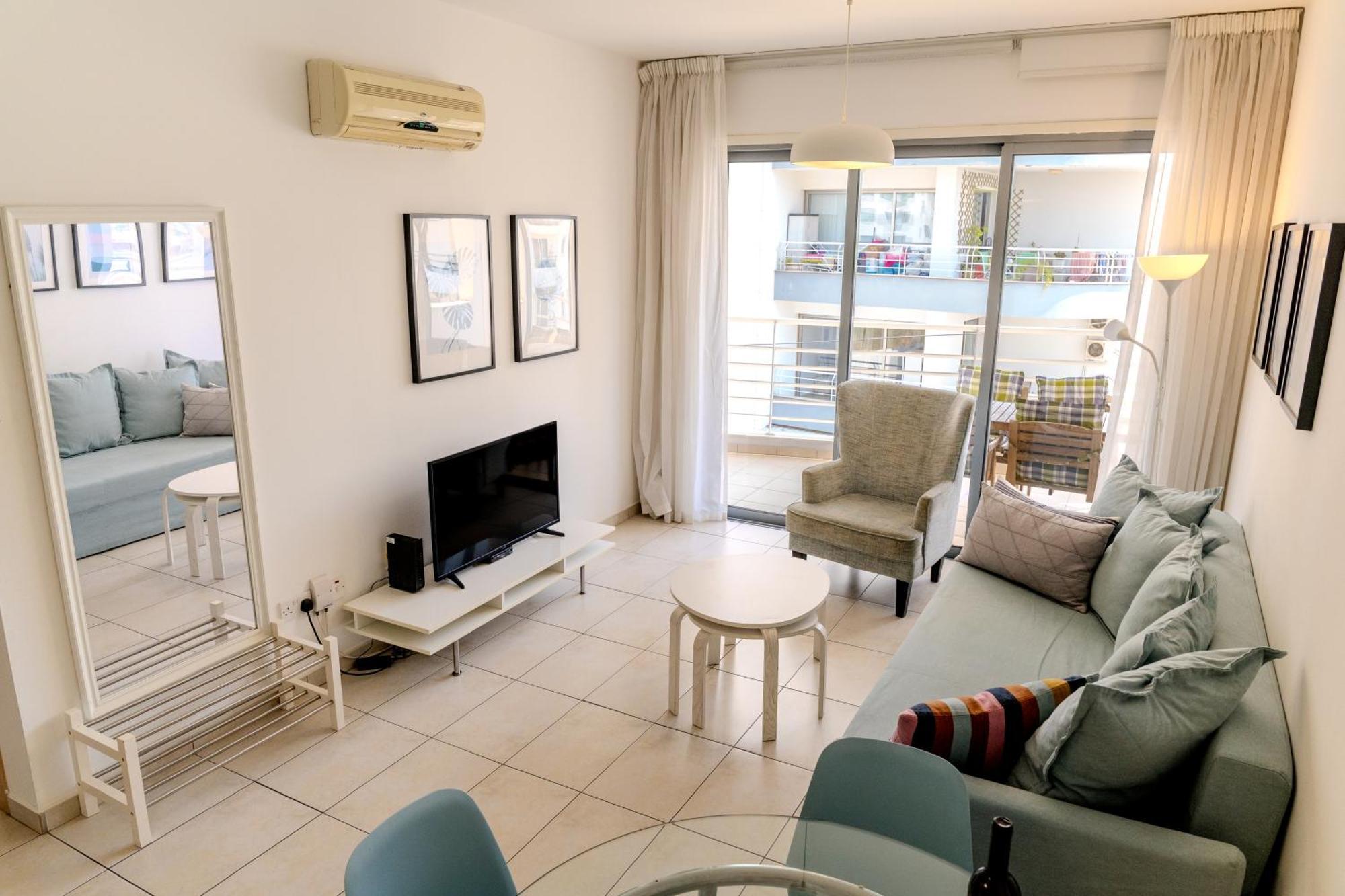 Blue Dawn Center Flat Apartment ลาร์นาคา ภายนอก รูปภาพ