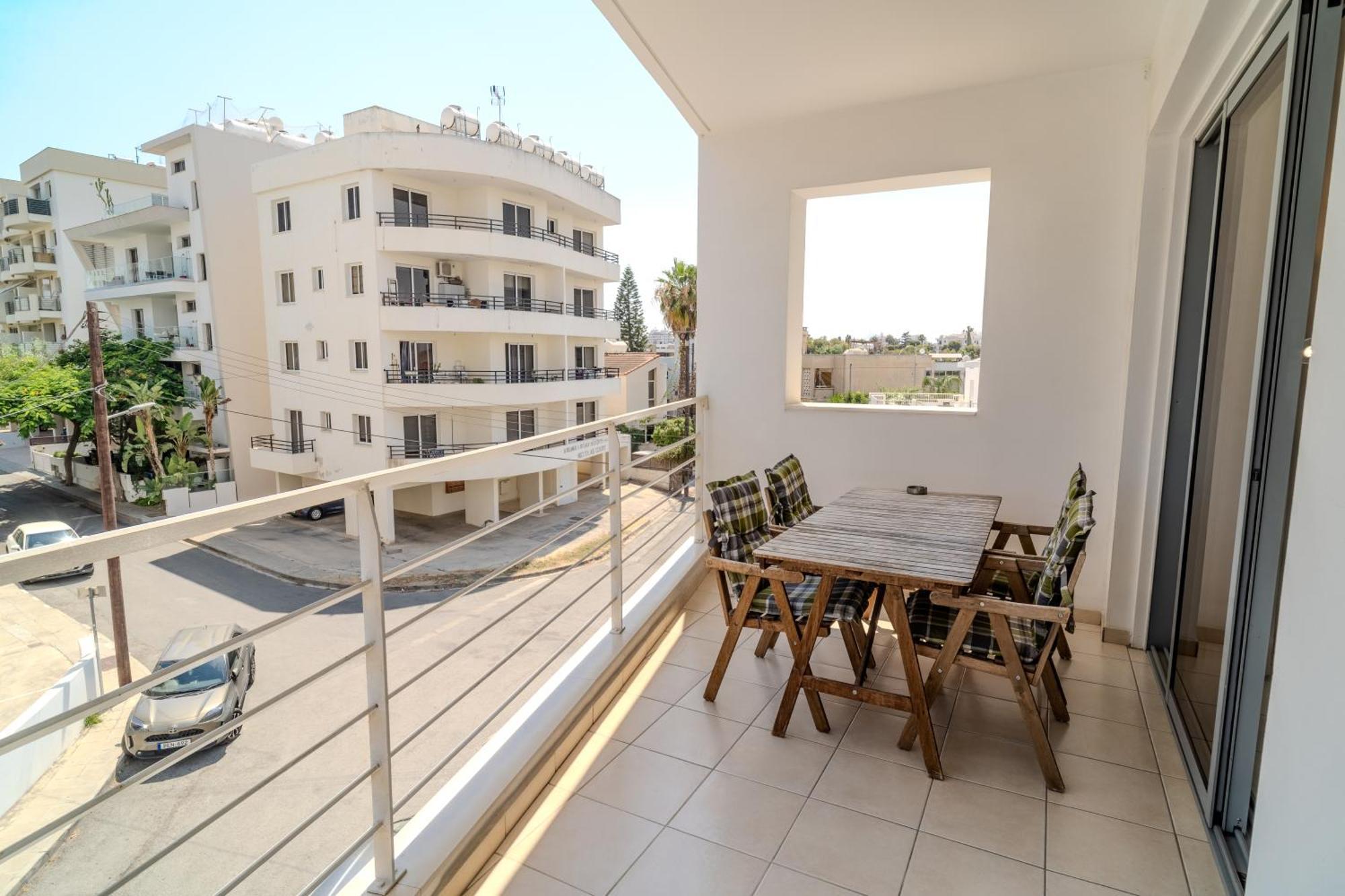 Blue Dawn Center Flat Apartment ลาร์นาคา ภายนอก รูปภาพ