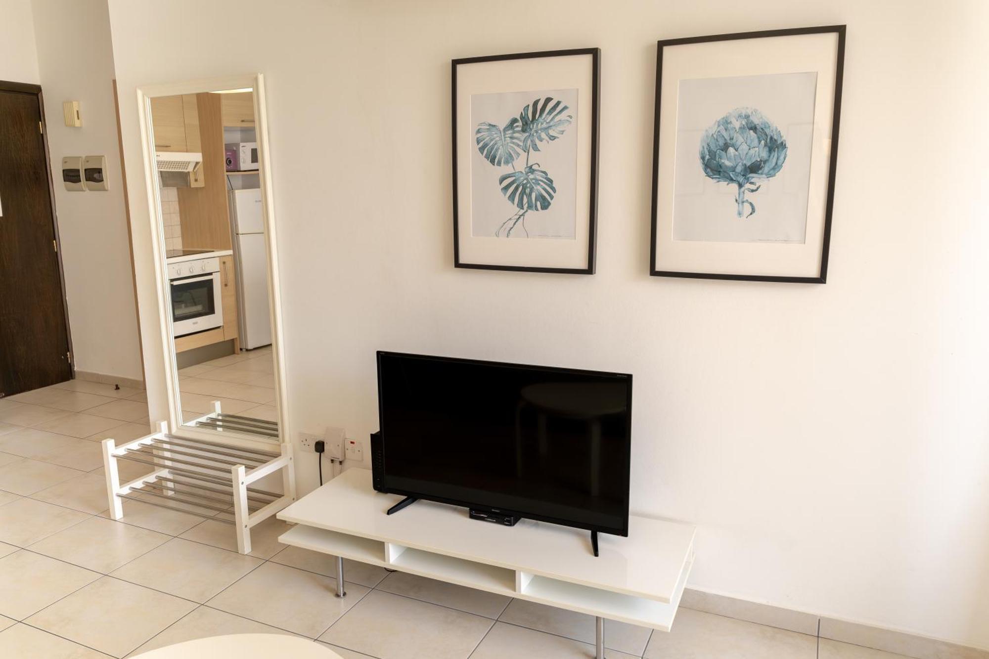 Blue Dawn Center Flat Apartment ลาร์นาคา ภายนอก รูปภาพ