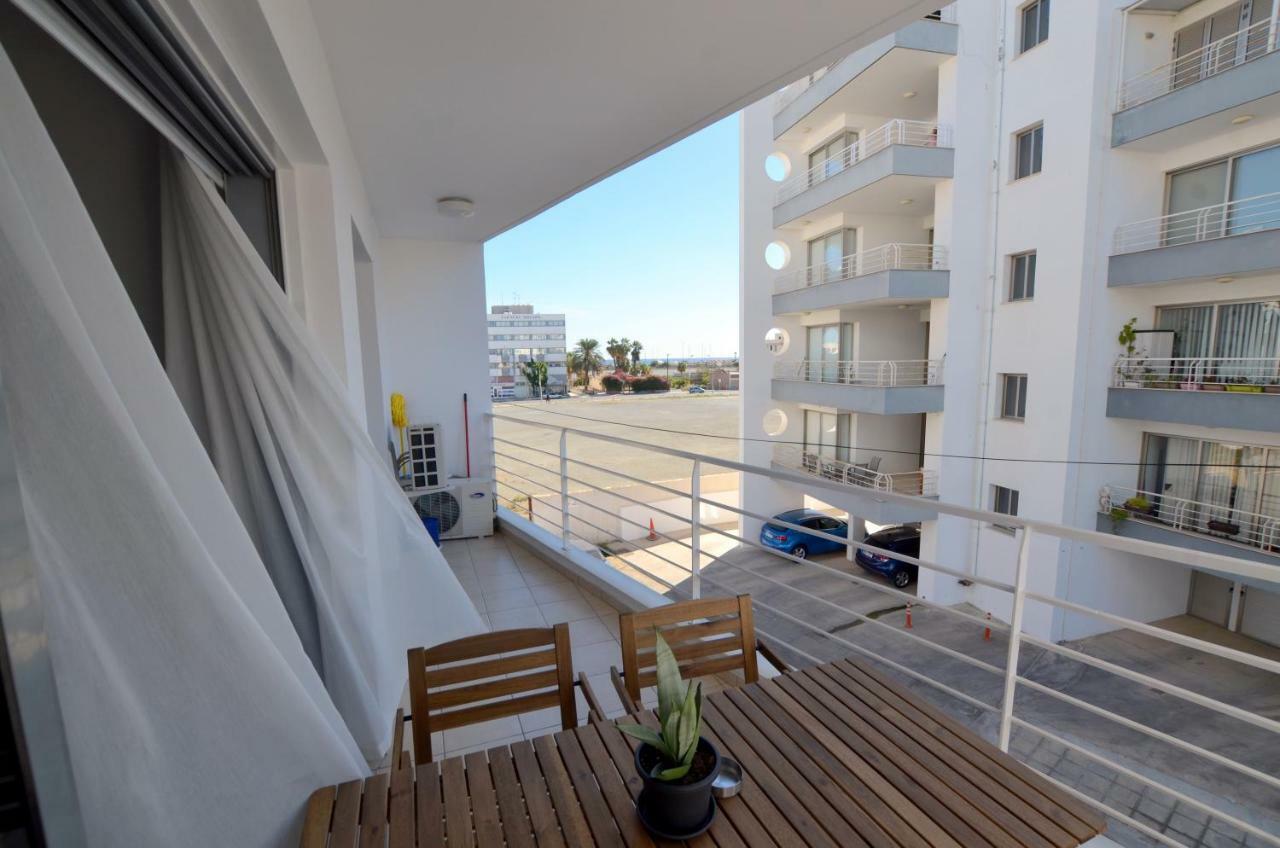 Blue Dawn Center Flat Apartment ลาร์นาคา ภายนอก รูปภาพ
